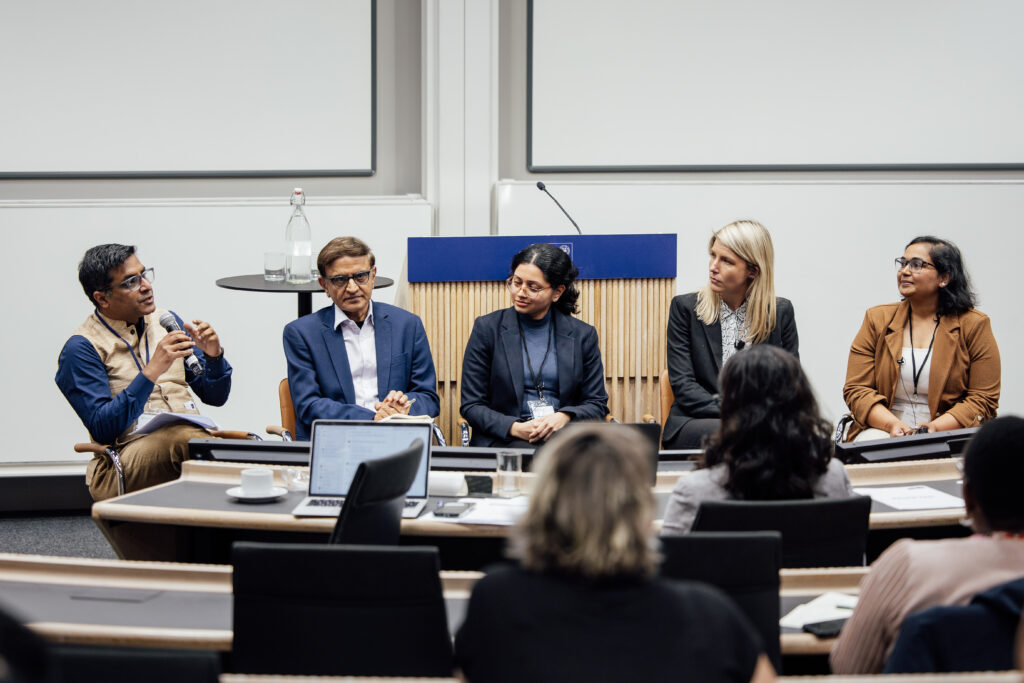 Session 1 panellists in conversation.