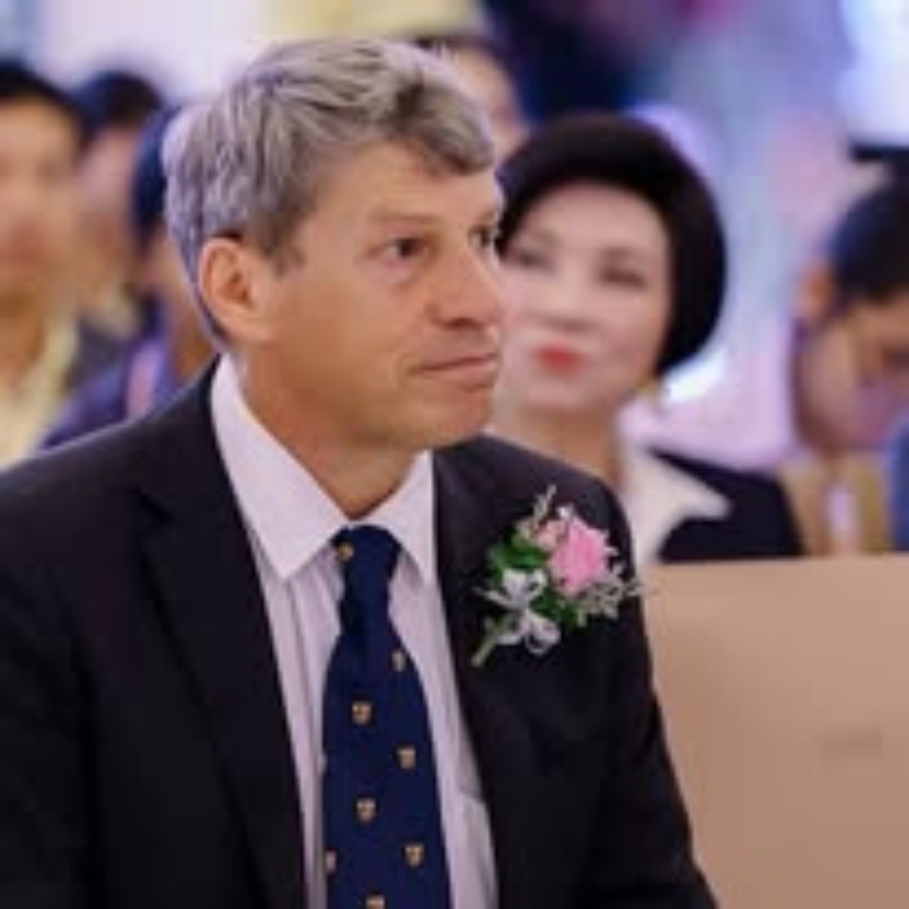 Ian Clifford - What Works Hub for Global Education